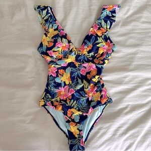NWOT Cupshe Women’s Medium Ruffled One Piece Tummy Control Swimsuit